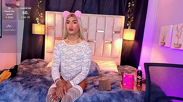 Snapshot of melody-rouss chatting on October 12, 2025, 5:09 am melody-rouss online show from October 12, 2025, 5:09 am