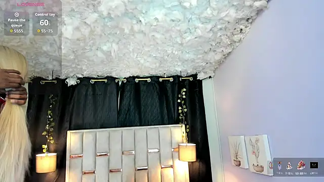 Snapshot of melody-rouss chatting on October 7, 2025, 3:18 am melody-rouss online show from October 7, 2025, 3:18 am