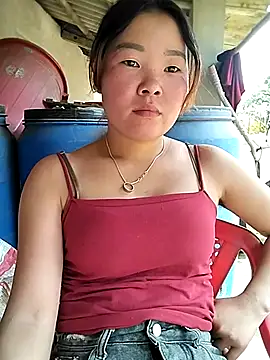 Snapshot of lylylove chatting on June 24, 2026, 4:11 am lylylove online show from June 24, 2026, 4:11 am