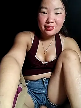 Snapshot of lylylove chatting on July 2, 2026, 3:23 am lylylove online show from July 2, 2026, 3:23 am