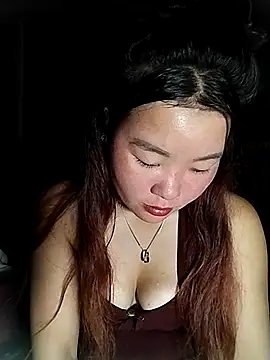 Snapshot of lylylove chatting on July 10, 2026, 1:33 pm lylylove online show from July 10, 2026, 1:33 pm