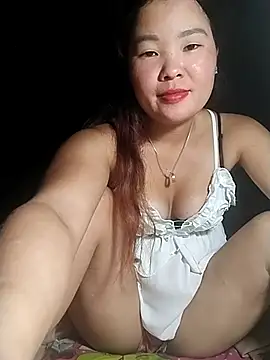 Snapshot of lylylove chatting on July 21, 2026, 11:22 am lylylove online show from July 21, 2026, 11:22 am