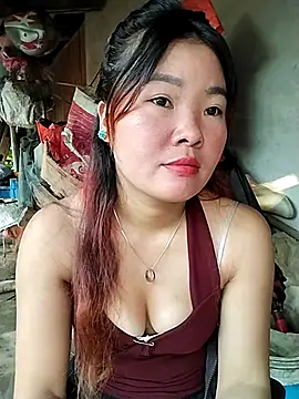 Snapshot of lylylove chatting on July 2, 2026, 11:33 pm lylylove online show from July 2, 2026, 11:33 pm