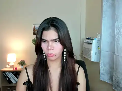 Snapshot of dianne_swift chatting on October 21, 2025, 3:22 pm dianne swift online show from October 21, 2025, 3:22 pm