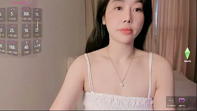 strawberry-ni online show from October 10, 2025, 4:57 am