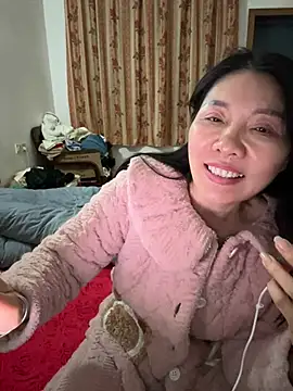 xiiuuff18 online show from March 9, 2026, 11:58 am