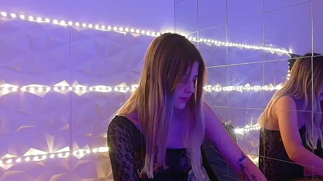 Aishha  online show from October 31, 2025, 5:59 am