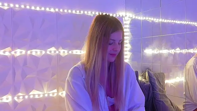 Aishha  online show from October 7, 2025, 5:08 am