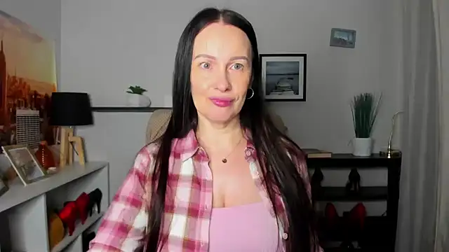 Velvet Jasmine online show from December 15, 2025, 6:30 am