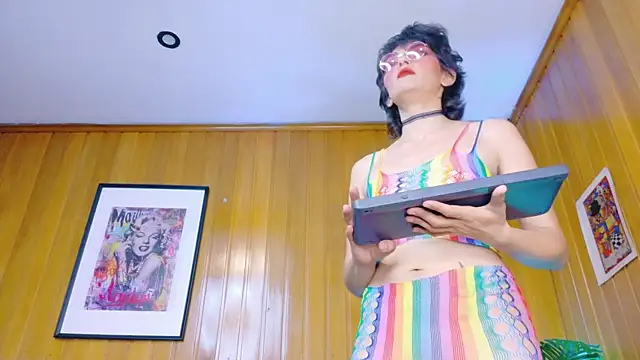 Snapshot of Zafiro_Gem_ chatting on November 5, 2025, 7:28 pm Zafiro Gem online show from November 5, 2025, 7:28 pm