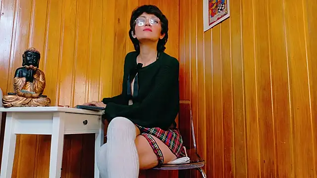 Snapshot of Zafiro_Gem_ chatting on October 21, 2025, 9:14 pm Zafiro Gem online show from October 21, 2025, 9:14 pm