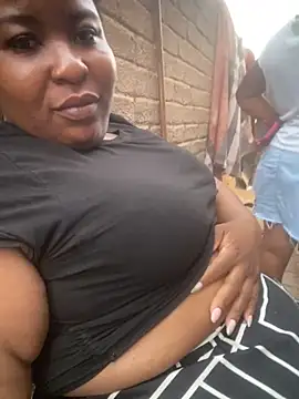 Snapshot of ThickTana chatting on September 18, 2025, 3:37 pm ThickTana online show from September 18, 2025, 3:37 pm