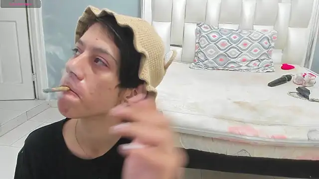 Darlyn tenderhot   online show from October 27, 2025, 2:34 am