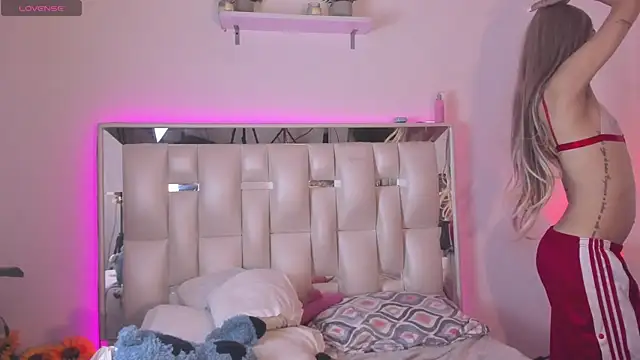 Darlyn tenderhot   online show from March 15, 2026, 4:47 pm