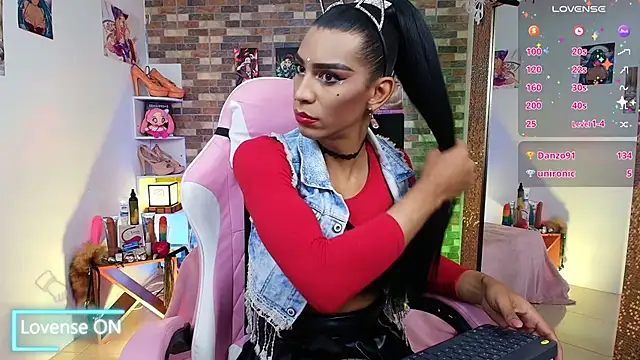 Starhott  online show from September 24, 2025, 7:15 am
