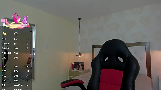 LINZI LENNOX online show from November 20, 2025, 12:39 pm