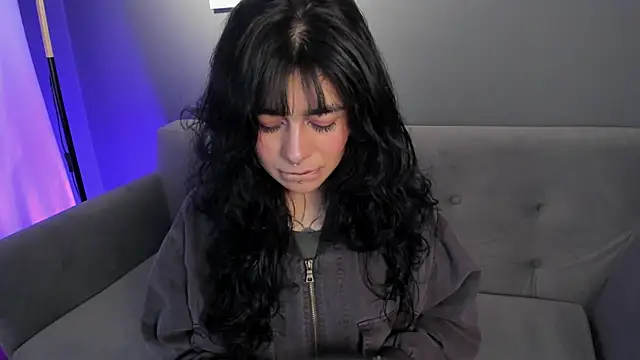 flower smith  online show from March 20, 2026, 11:44 am