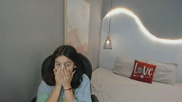 Snapshot of Julieth_brown_ chatting on November 20, 2025, 6:41 pm Julieth brown online show from November 20, 2025, 6:41 pm