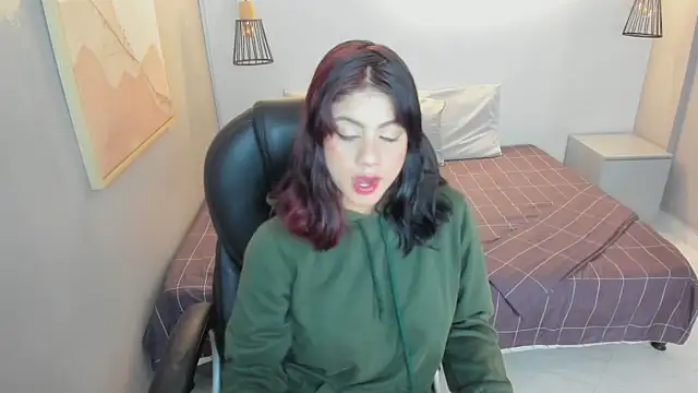 Snapshot of Julieth_brown_ chatting on November 16, 2025, 12:43 pm Julieth brown online show from November 16, 2025, 12:43 pm