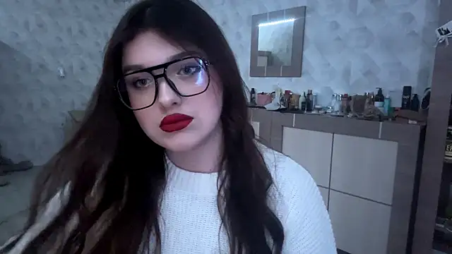 Snapshot of CarylWeatherholtz chatting on December 16, 2025, 2:43 pm CarylWeatherholtz online show from December 16, 2025, 2:43 pm