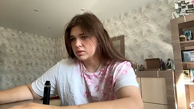 CarylWeatherholtz online show from September 22, 2025, 12:33 pm