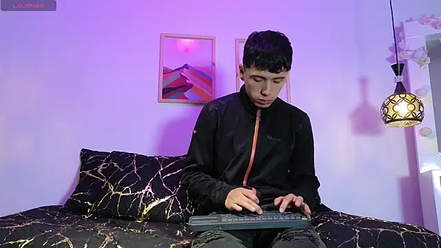 hoot boyss online show from September 22, 2025, 3:12 am