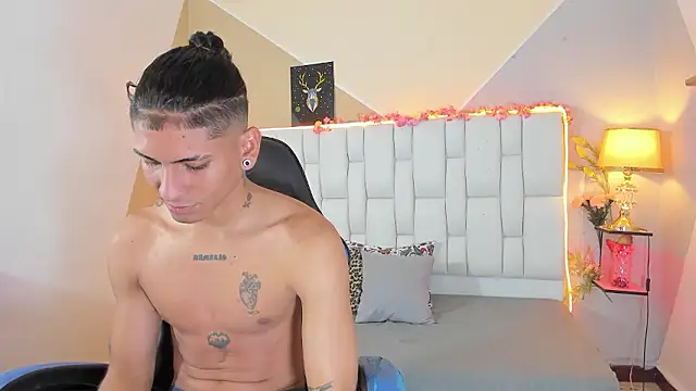 Snapshot of Adan_Oriol chatting on January 12, 2026, 3:57 am Adan Oriol online show from January 12, 2026, 3:57 am