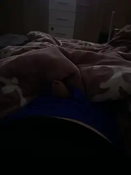 Snapshot of Penizky33 chatting on January 18, 2026, 12:14 am Penizky33 online show from January 18, 2026, 12:14 am