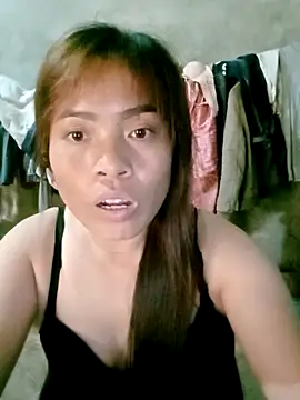 Snapshot of Maymay0033 chatting on October 19, 2025, 6:49 am Maymay0033 online show from October 19, 2025, 6:49 am