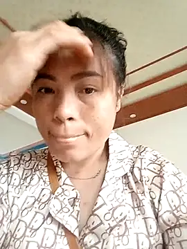 Snapshot of Maymay0033 chatting on October 8, 2025, 12:23 am Maymay0033 online show from October 8, 2025, 12:23 am