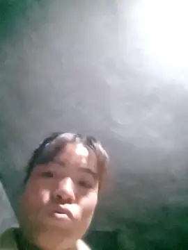 Snapshot of Maymay0033 chatting on November 18, 2025, 11:37 pm Maymay0033 online show from November 18, 2025, 11:37 pm