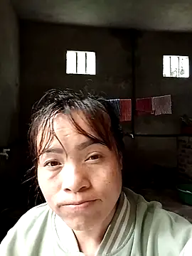 Snapshot of Maymay0033 chatting on November 15, 2025, 12:58 am Maymay0033 online show from November 15, 2025, 12:58 am