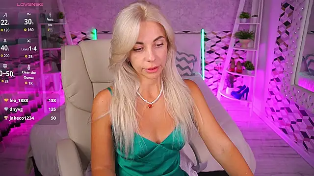 Snapshot of BellaRayyy chatting on June 22, 2026, 3:47 am BellaRayyy online show from June 22, 2026, 3:47 am