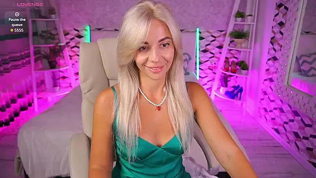 Snapshot of BellaRayyy chatting on June 21, 2026, 8:14 pm BellaRayyy online show from June 21, 2026, 8:14 pm
