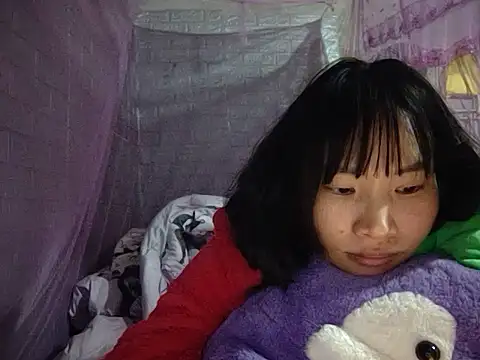 Snapshot of Ly-ny chatting on December 19, 2025, 1:24 pm Ly-ny online show from December 19, 2025, 1:24 pm