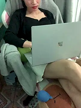 Snapshot of Ly-ny chatting on November 14, 2025, 5:38 pm Ly-ny online show from November 14, 2025, 5:38 pm