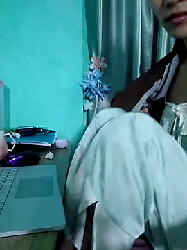 Snapshot of Ly-ny chatting on November 4, 2025, 7:01 am Ly-ny online show from November 4, 2025, 7:01 am