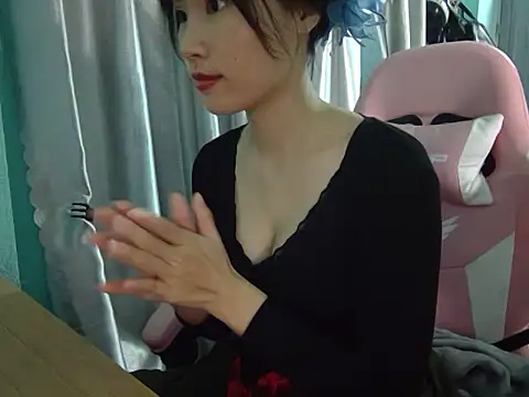 Snapshot of Ly-ny chatting on January 13, 2026, 7:12 am Ly-ny online show from January 13, 2026, 7:12 am