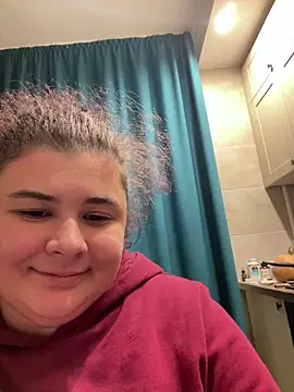 Snapshot of AliceCurlyX chatting on December 1, 2025, 9:26 pm AliceCurlyX online show from December 1, 2025, 9:26 pm