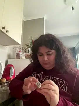 Snapshot of AliceCurlyX chatting on December 2, 2025, 12:18 pm AliceCurlyX online show from December 2, 2025, 12:18 pm