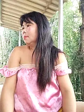 Snapshot of lusy-00 chatting on May 26, 2026, 6:55 am lusy-00 online show from May 26, 2026, 6:55 am