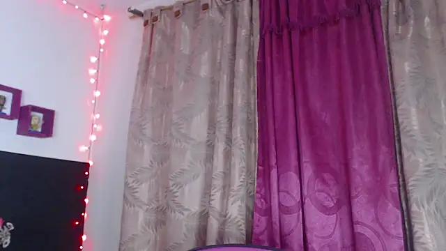 Lolitaa ran online show from October 3, 2025, 3:20 am