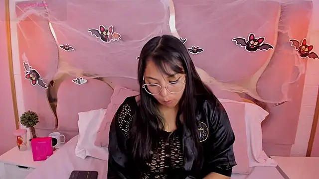 AbbieJoness   online show from October 16, 2025, 2:47 pm