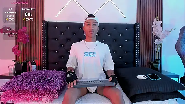 SammyAdams  online show from September 24, 2025, 7:42 pm