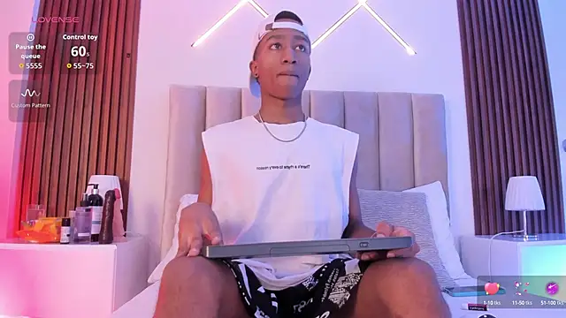 SammyAdams  online show from September 29, 2025, 9:09 pm