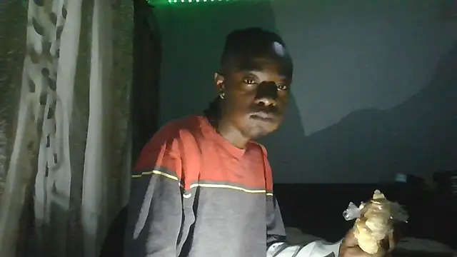 Snapshot of Nykho17 chatting on November 3, 2025, 7:39 pm Nykho17 online show from November 3, 2025, 7:39 pm