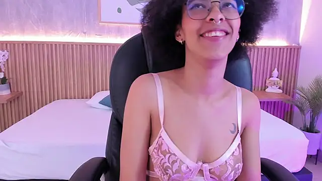 Snapshot of sophie_rojas chatting on November 22, 2025, 3:27 am sophie rojas online show from November 22, 2025, 3:27 am