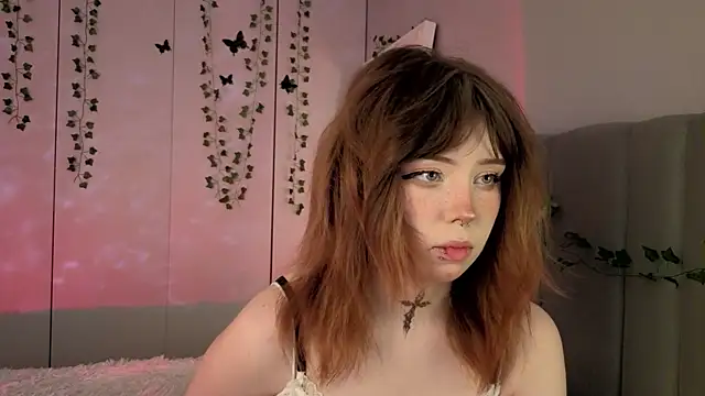 Snapshot of RileyVice chatting on December 14, 2025, 8:20 am RileyVice online show from December 14, 2025, 8:20 am