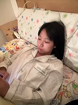 Snapshot of jingjing005 chatting on November 5, 2025, 9:34 am jingjing005 online show from November 5, 2025, 9:34 am