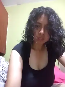 Snapshot of Syndel23 chatting on February 22, 2026, 11:39 pm Syndel23 online show from February 22, 2026, 11:39 pm